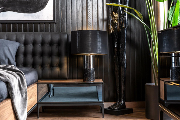 Schlafzimmer Schwarz Braun Bett mit Nachttischen Luxus Hotel Zimmer Betten