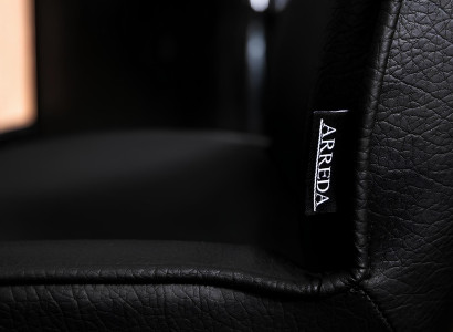 Luxus Esszimmer Garnitur Tisch 4x Lehnstuhl Anrichte Sideboard Stuhl-Sets