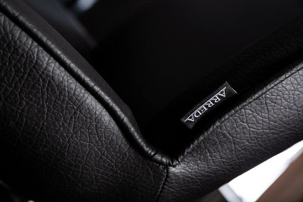 Schwarzer Stuhl in moderner Lehnstuhl Schwarz Loft Sitz Möbel Lehnstühle