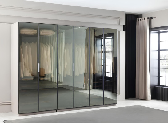 Brauner Kleiderschrank für Schlafzimmer mit Stauraum Glastüren