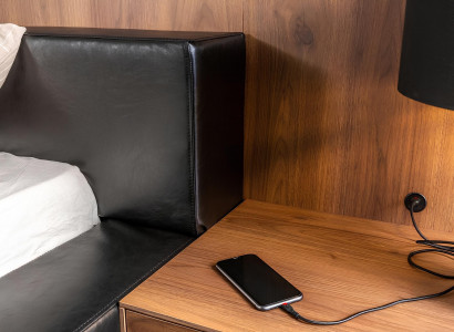 Luxus Hotel Schlafzimmer Set Kommode Kleiderschrank Nachttisch Bett 6tlg.