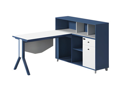 Schreibtisch in Blau und Weiß mit Stauraum offenen Regalen und eleganten Beinen