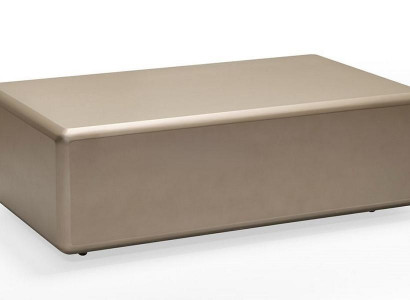 Beiger Holz-Couchtisch im eleganten Design