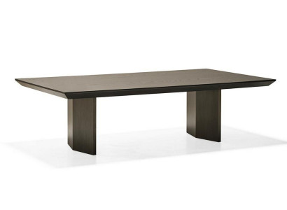 Eleganter brauner Couchtisch aus Holz im klassischen Stil