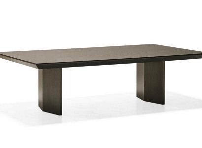 Eleganter brauner Couchtisch aus Holz im klassischen Stil