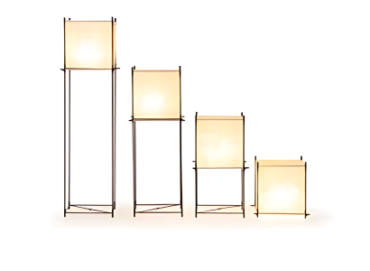 Set aus 4 eleganten Stehlampen für stimmungsvolle Beleuchtung im Raum