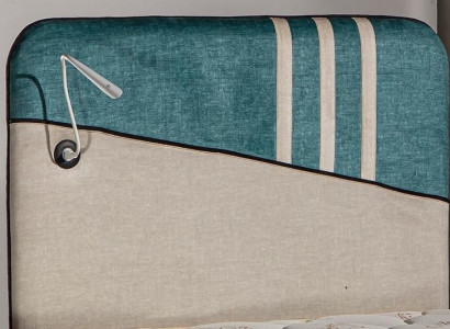 Modernes Bett mit Matratze aus Holz und Textil in Beige