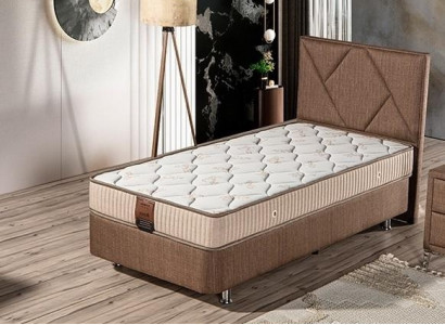 Elegantes braunes Bett mit Matratze aus Textil und Edelstahl