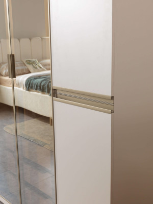 Eckkleiderschrank modern getöntes Glas Schlafzimmer groß Design