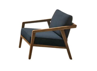 Ein Sessel in stilvollem Design Lakonisch. Gemütlich. Modern.
