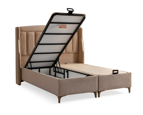 Elegantes braunes Bett mit Matratze aus Textil und Holz