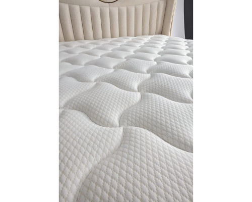 Elegantes Bett mit Matratze in Beige aus Textil und Holz