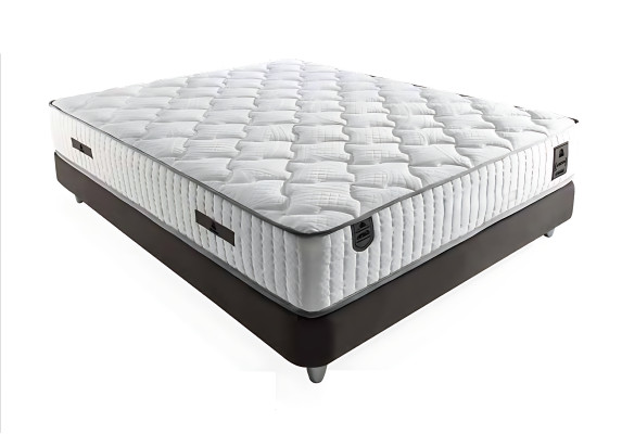 Elegantes graues Bett mit Matratze aus Textil und Holz