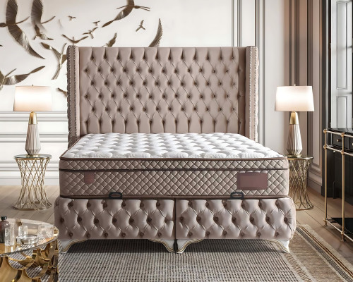 Elegantes Bett mit Matratze aus Textil in Beige