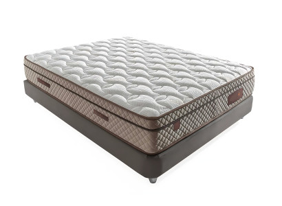 Elegantes Bett mit Matratze aus Textil in Beige