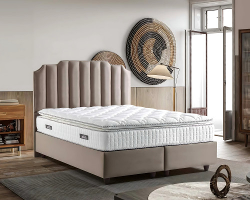Elegantes Bett mit Matratze aus Textil in Beige für modernes