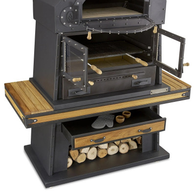 Eleganter schwarzer Grillkamin aus Holz und Edelstahl