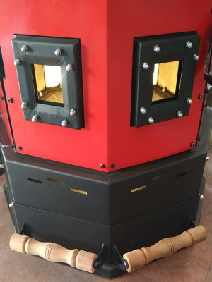 Roter Gartenofen aus Edelstahl für Terrasse und Garten