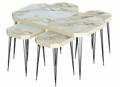 Eleganter Beistelltisch aus Holz in Beige für modernes Wohnen