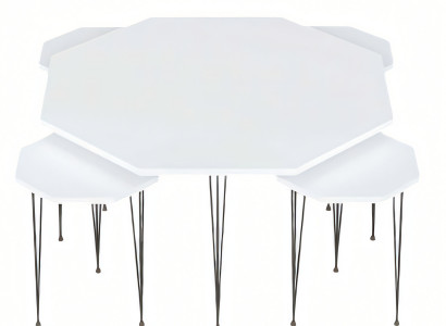 Eleganter weißer Holztisch mit modernem Design und Beistelltischen