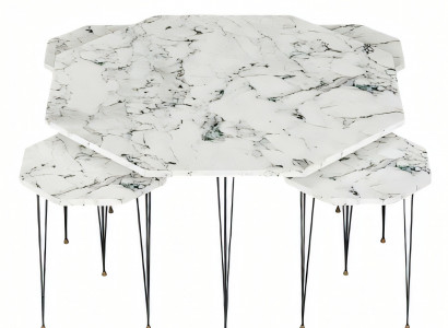 Eleganter weißer Holz-Couchtisch mit Beistelltischen im modernen Stil