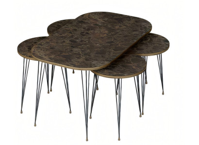 Moderner brauner Couchtisch aus Holz mit stilvollen Beistelltischen