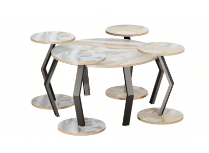 Moderner Holz-Couchtisch mit bunten Beistelltischen in Mehrfarbig