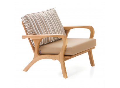 Beiger Stoff- und Holzsessel im modernen Design