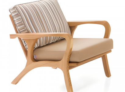 Beiger Stoff- und Holzsessel im modernen Design