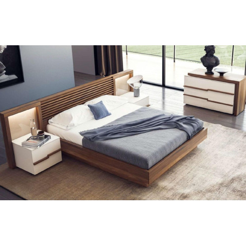Braunes Schlafzimmer Set Luxus Bett Kommode Nachttische Walnuss Natur