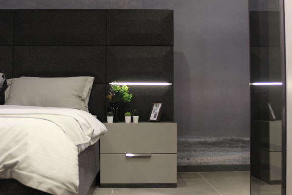 Luxus Schlafzimmer Set Designer Bett 2x Nachttisch Holz Komplett neu 3 tlg.
