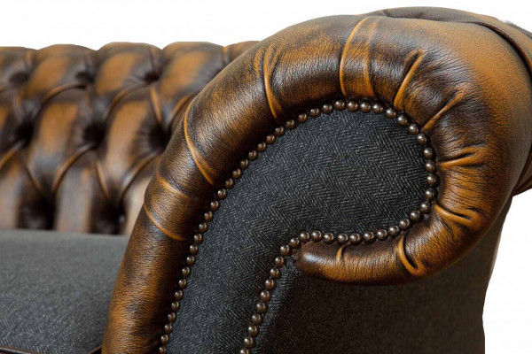 Dreisitzer Luxus 3 Sitzer Couch Polster Klassisch Sitz Wohnzimmer Möbel