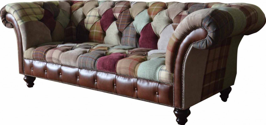 Farbenfrohes Designer-Sofa im Chesterfield-Design mit drei Sitzplätzen