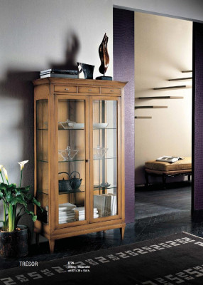Vitrinen Wohnzimmer Braun Schränke Anrichte hell Vitrine Schrank Klassische