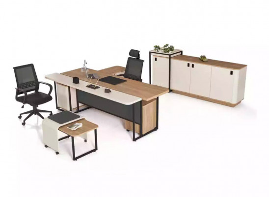 Arbeitszimmer Schreibtisch Büroausstattung Büroschrank Luxus Couchtisch