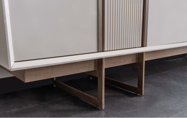 Stilvolle Wohnwand Designer TV-Lowboard Moderne Regale Robuste Möbel