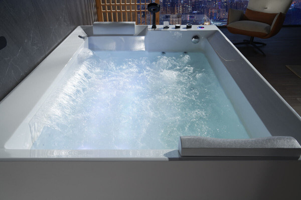 Whirlpool Badewanne Zimmer Wanne Wasserstrahlen Massagedüsen