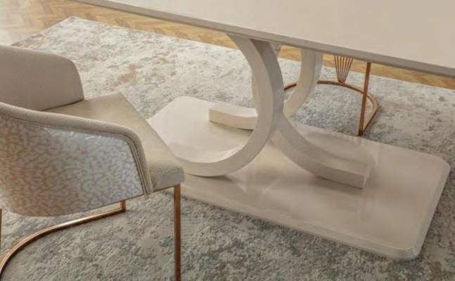 Stilvolle Esszimmer Garnitur Moderner Tisch 4x Weiße Textilstühle 5tlg
