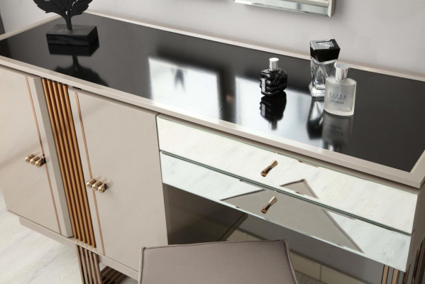 Perfekte Schlafzimmer Set Bett 2x Nachttische Kleiderschrank Schminktisch