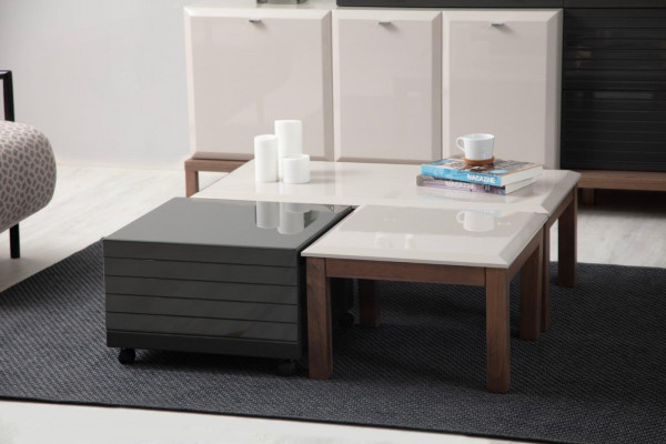 Exklusive Wohnzimmer Garnitur Designer 3+1 Sitzer Anrichte Couchtisch