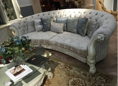 Klassische Viersitzer Wohnzimmer Couch Textil Barock Rokoko Luxus Sofa