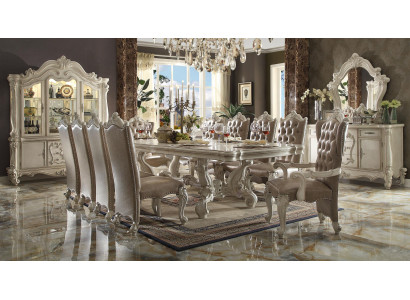 Klassische Esszimmergarnitur in Altweiß Großer Esstisch mit Chesterfield Stühlen