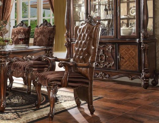 Klassischer Brauner Chesterfield Sitzer Exklusiver Lederstuhl Barock-Stil Sitzmöbel