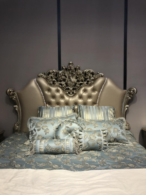 Bett Design Doppelbett Betten Luxus Klassiker Barock Chesterfield 184x214cm neu