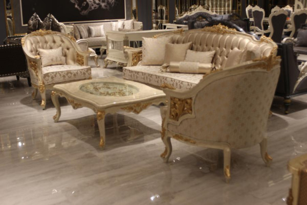 Exquisite Wohnzimmer Deluxe Sofa 3 Sitzer Edlem Sofa Beige Wohnzimmer Sofa