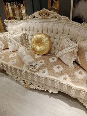 Elegantes Sofa 3 Sitzer Edlem Stilvolle Mobel Wohnzimmer Beige Sofa Neu