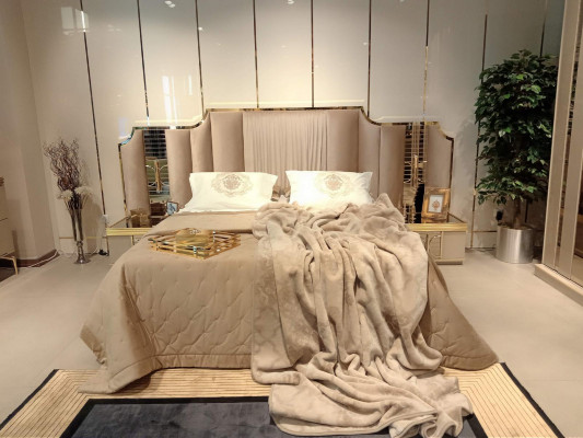 Schlafzimmer Set Modern Luxus Bett 2x Nachttisch Kommode mit Spiegel