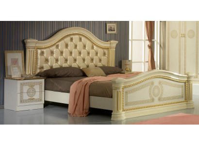 Design Schlafzimmer 3tlg. Bett 2x Nachttisch Klassischer Luxus Betten Set Möbel
