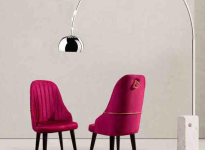 Hölzerner weicher rosa Stuhl auf schwarzen Beinen für den Esszimmer neues Modell