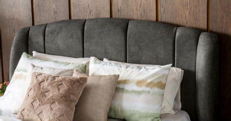 Luxuriöse Schlafzimmer Set Luxus Komplettes Bett 2x Nachttisch Modern 3tlg Neu